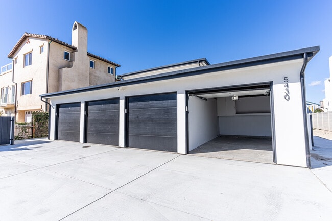Garage - 5430 Driftwood St Unit 2