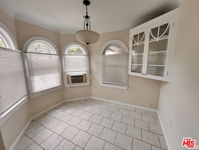 Photo - 496 E 52nd St