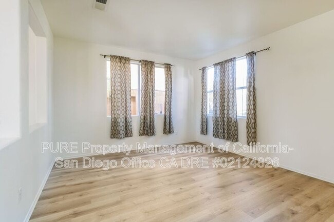 Photo - 535 Island Breeze Ln