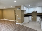 Photo - 219 E Maple St Unit 2