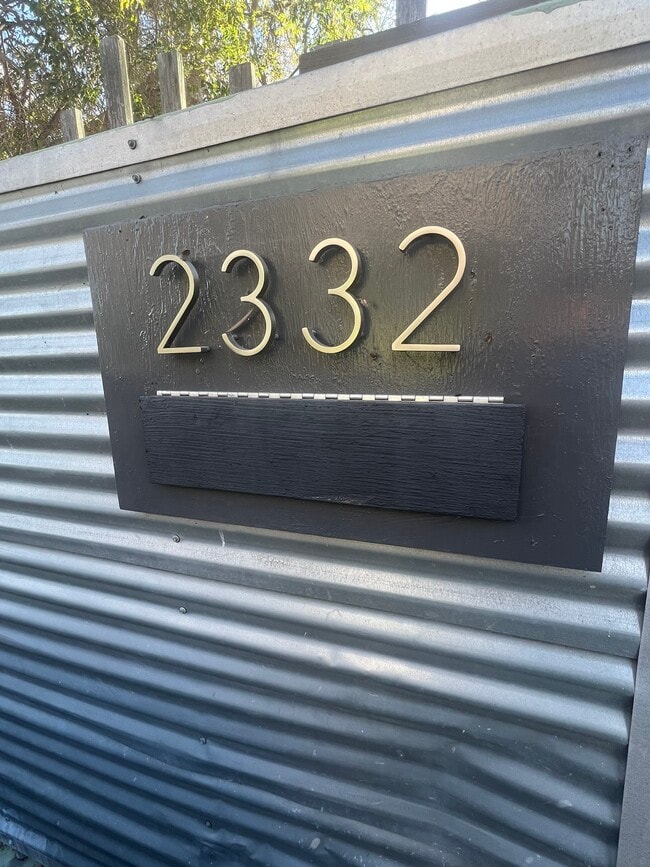 Building Photo - 2330 Effie St