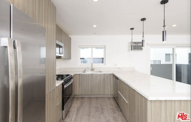 Photo - 1261 Laurel Ave