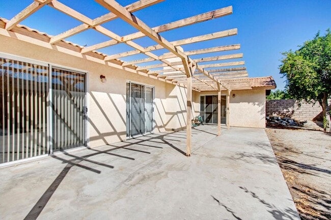 Photo - 43580 Texas Ave
