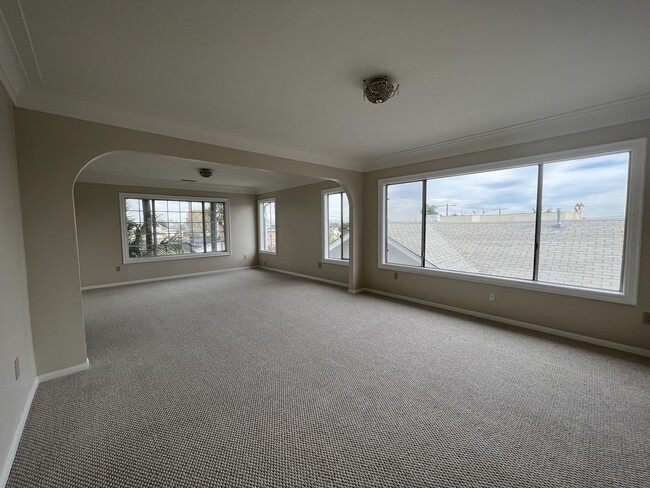 Dining room and living room - 831 W 3rd St Unit 831