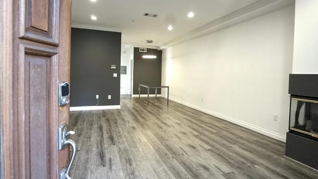 Photo - 268 Mar Vista Ave Unit 268 N Mar Vista Ave #4