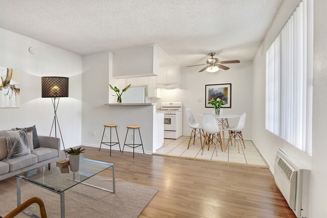 Photo - Foothill Apts