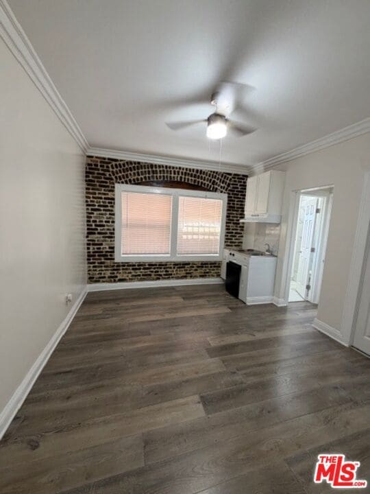 Building Photo - 738 S New Hampshire Ave Unit 104