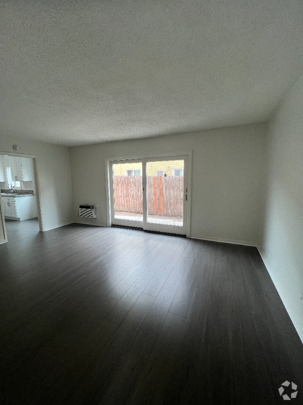 Building Photo - 1827 W Glencrest Ave Rental