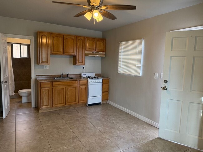 Photo - 339 E 19th St Unit D