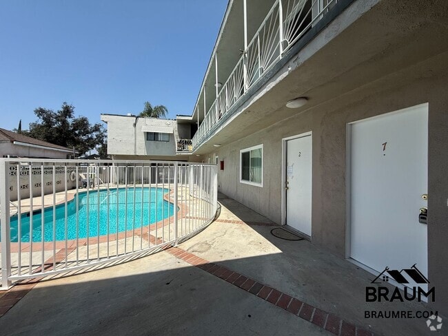 Building Photo - 6336 Tujunga Ave Rental