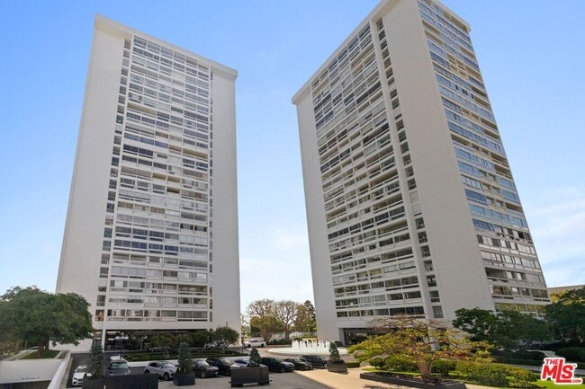 Building Photo - 2222 Ave of the Stars Unit 1504