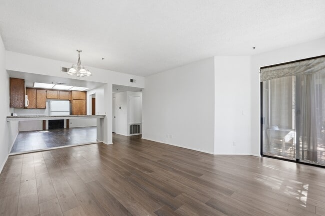 Photo - 2559 Plaza del Amo Unit 104