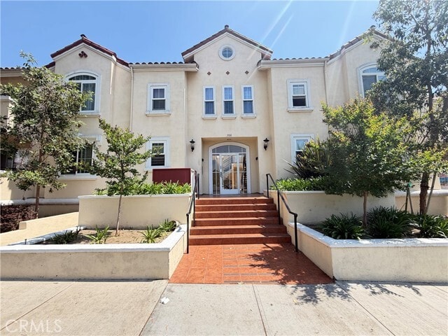Building Photo - 300 E Providencia Ave Unit 111