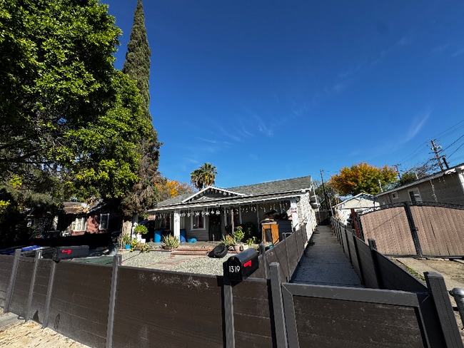 Photo - 1319 N Stoddard Ave