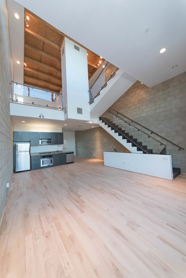 Building Photo - 717 N Highland Ave