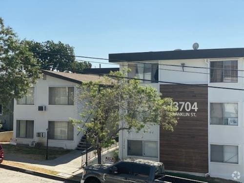 Building Photo - 13704 Franklin St Rental