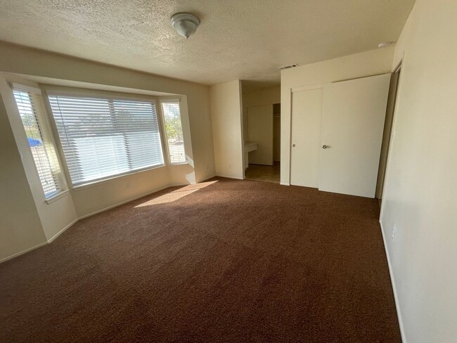 Photo - Hesperia-Refurbished- 3 Bedrooms, 2 Bathrooms + Den or Office, Large Property