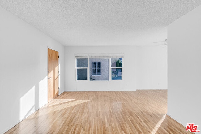 Photo - 122 Croft Ave Unit 1