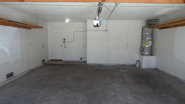 Photo - Clark 157-161 Unit 159