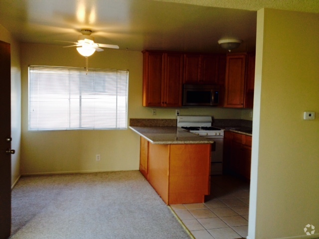Building Photo - 2115 Mathews Ave Rental
