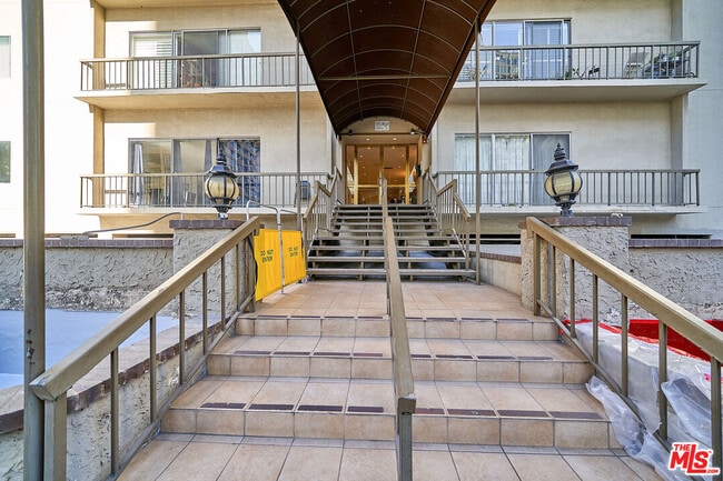 Photo - 10747 Wilshire Blvd Unit 508