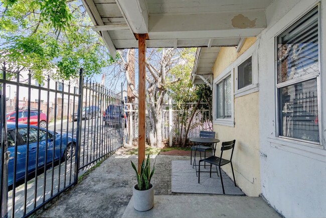 Photo - 318 Firmin St