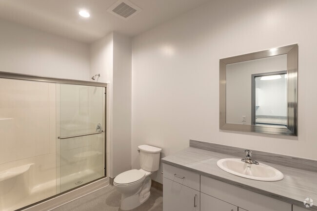 Loft, 1 BA - 1023 SF - Lofts at 734 University Ave