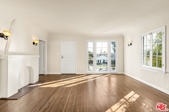 Photo - 10615 Ayres Ave