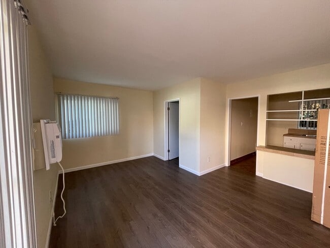 Photo - 14207 Sylvan St
