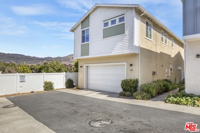 Photo - 13450 Hubbard St