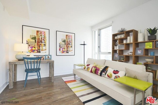 Photo - 1168 S Barrington Ave Unit 310