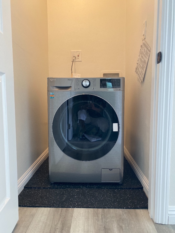 Photo - 10947 Exposition Blvd