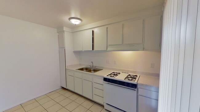 Photo - 583 N Tustin Ave Unit A