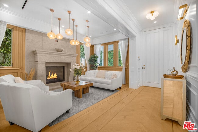 Photo - 843 N Spaulding Ave