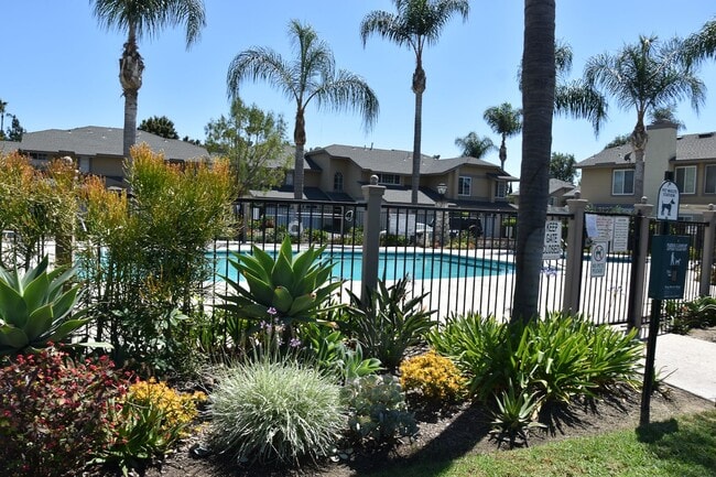 Photo - 630 W Palm Ave