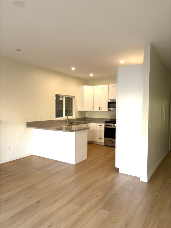 Building Photo - 319 Laurel St Rental