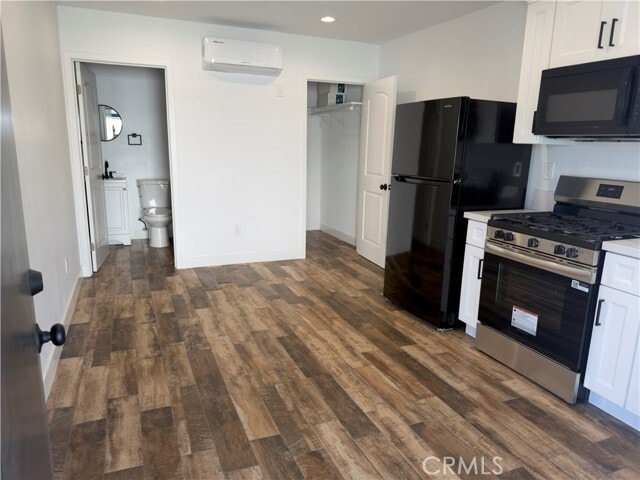 Photo - 523-522 W 78th St