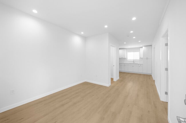 Photo - 2210 Pine Ave Unit 2211 Pine Ave