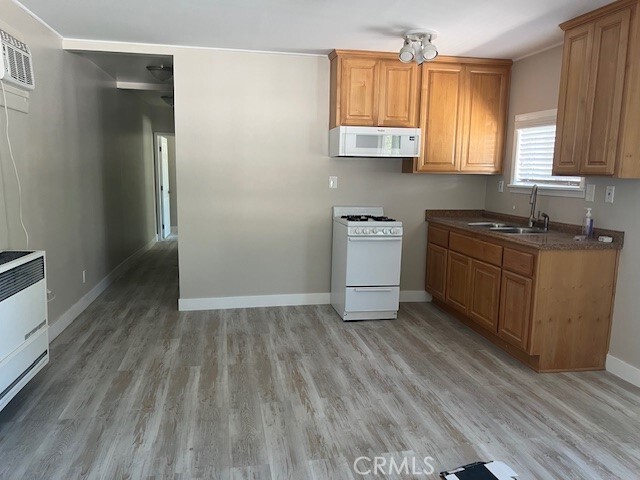 Building Photo - 8722 La Salle St Rental