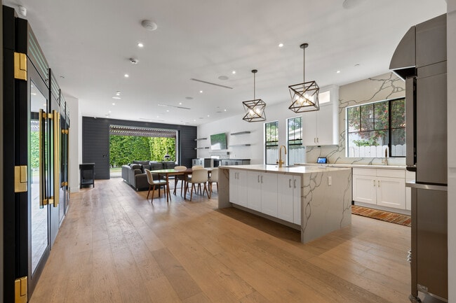 Photo - 14717 Otsego St