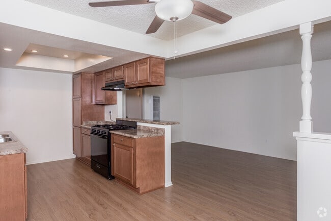 1BR, 1BA - 800 SF - Casa Del Prado