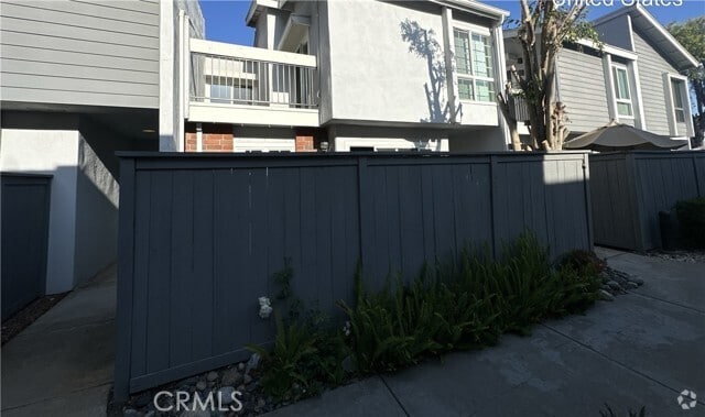Building Photo - 605 Rainier Way Rental