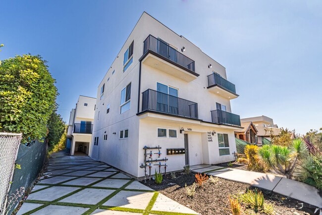 Photo - 5436 Romaine St Townhome