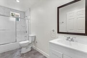 Photo - 835 E 33rd St Unit 837