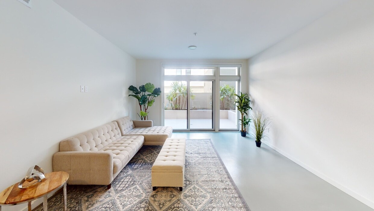3D Tour - 515 W Broadway Unit 215