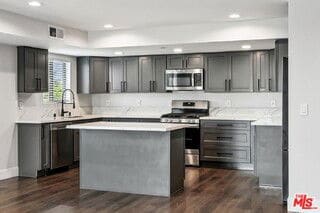 Photo - 819 E La Palma Dr