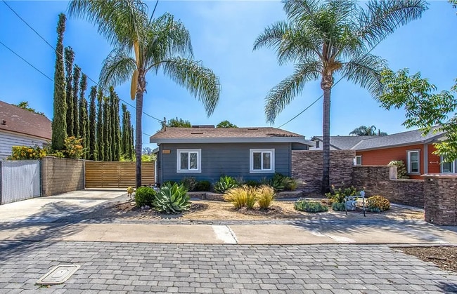 Photo - 465 N Cypress St