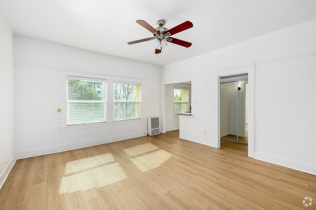 Studio - 385SF - Living Room - 463 South Hartford Ave.