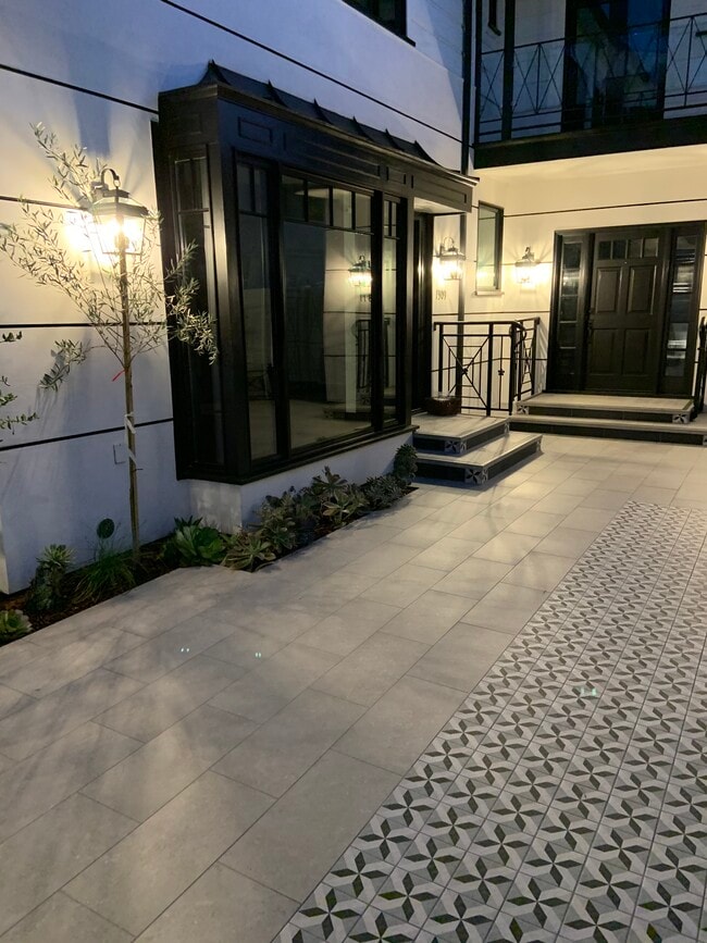 Building Photo - 1311 S Beverly Glen Blvd Unit 1311