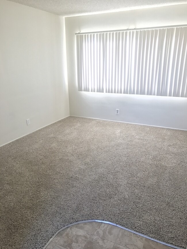 Building Photo - 11526 S Inglewood Ave Unit D